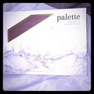 Eye shadow palette